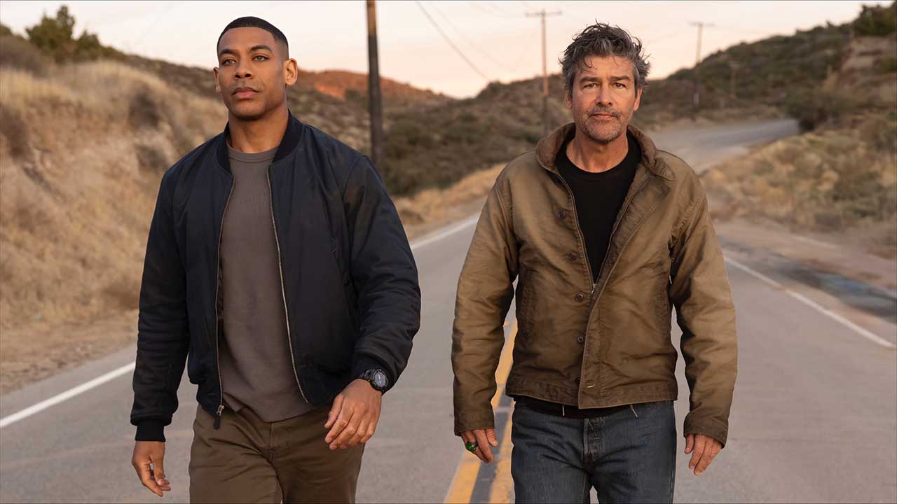 Aaron Pierre y Kyle Chandler protagonizarán la serie de DC Linternas