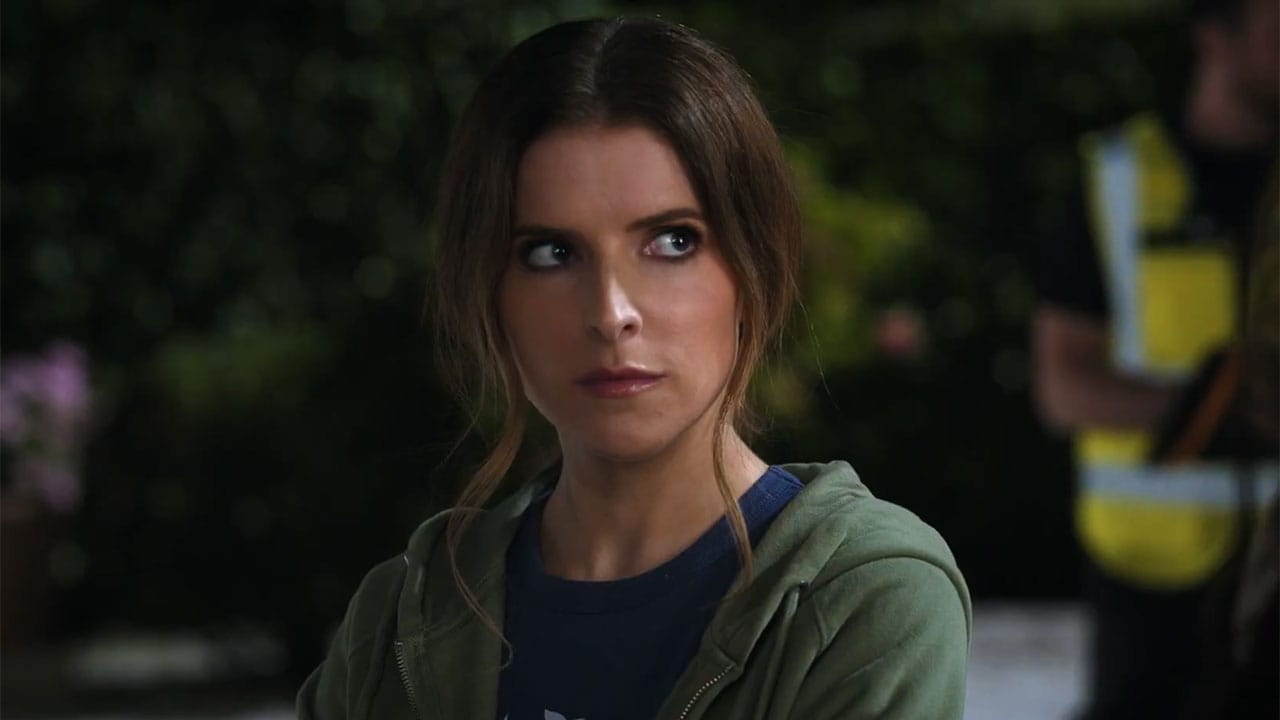 Anna Kendrick como Stephanie Smothers en Otro pequeño favor