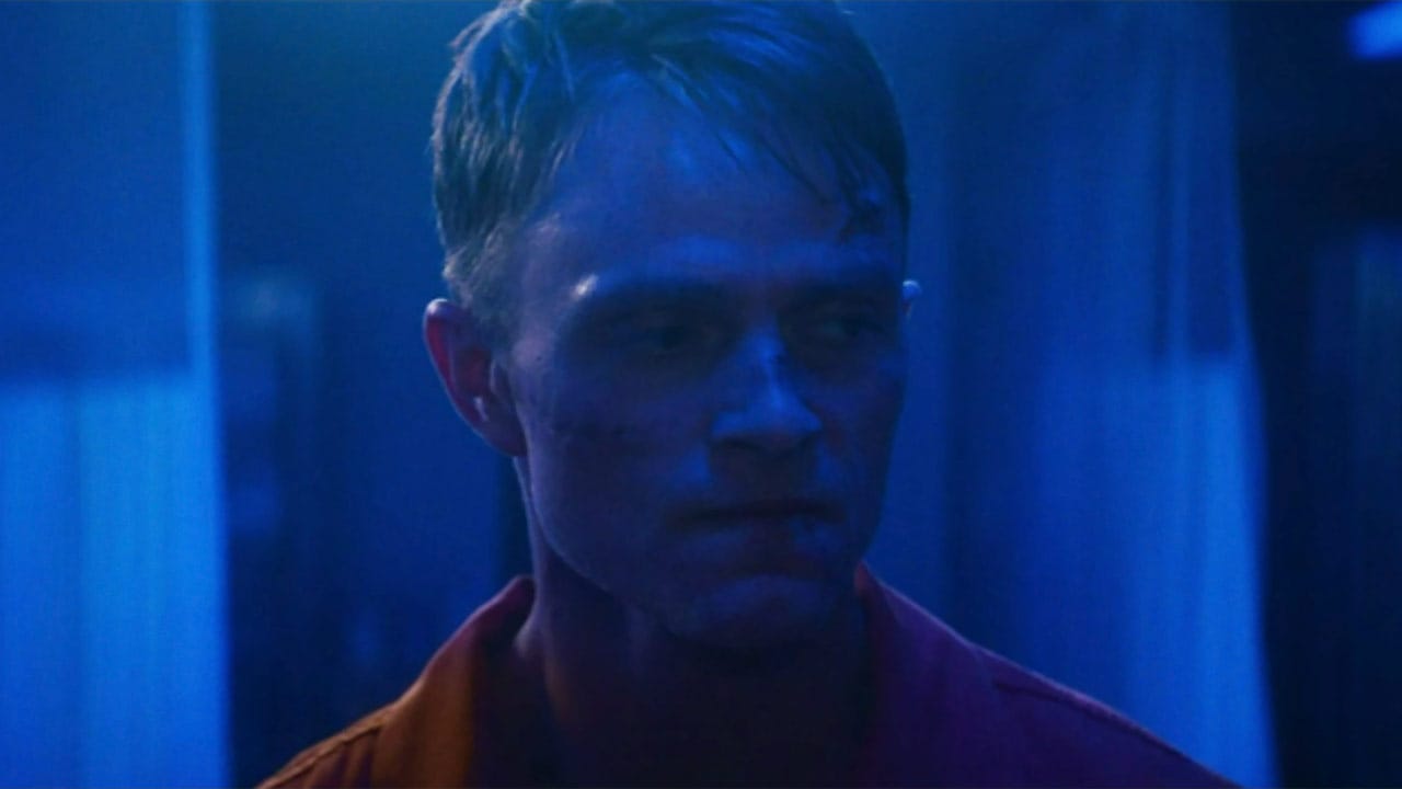 Explicación al color azul en las escenas de Poindexter en Daredevil: Born Again