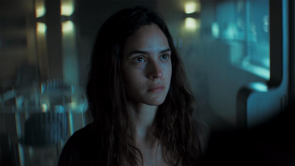 Adria Arjona como Bix Caleen