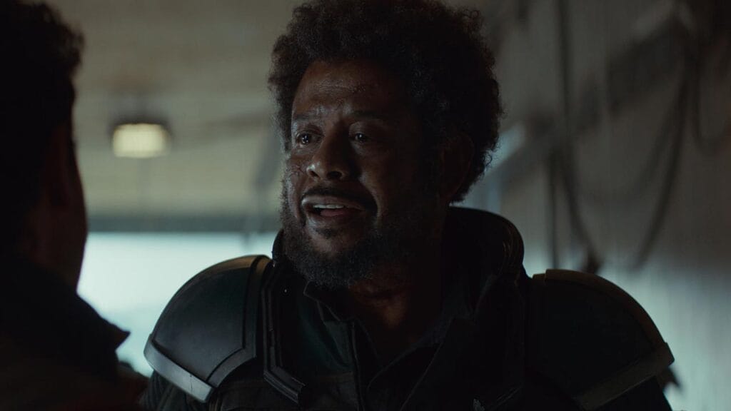 Saw Guerrera descubre un traidor entre los Partisanos en el episodio 5 de la temporada 2 de Andor