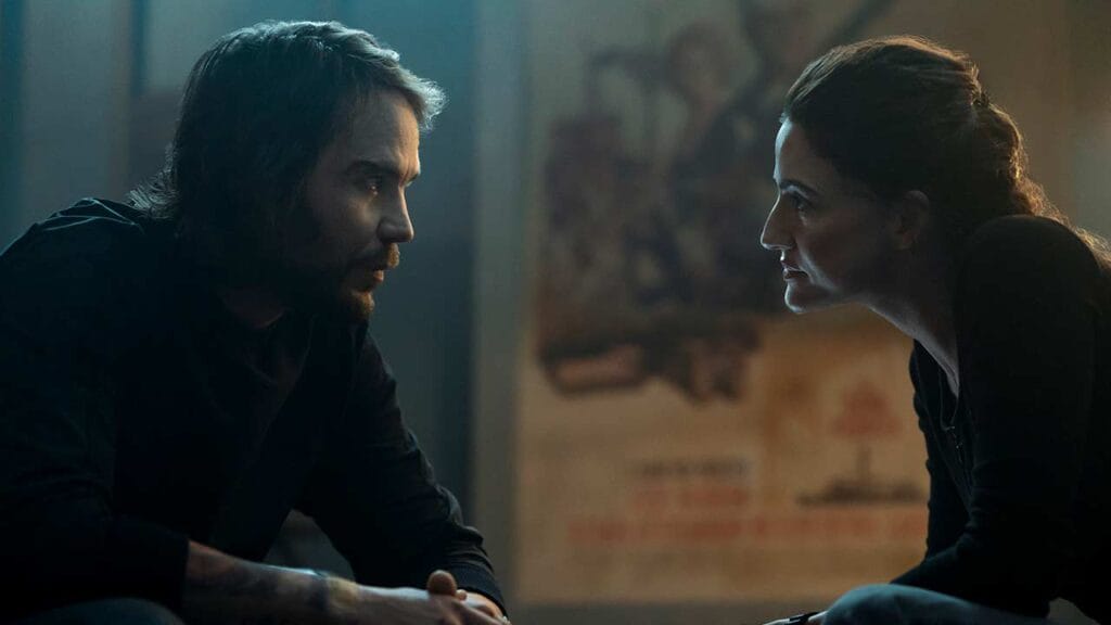 Taylor Kitsch (Ben Edwards), Rona-Lee Shimon (Eliza Perash) en La Lista Final: Dark Wolf