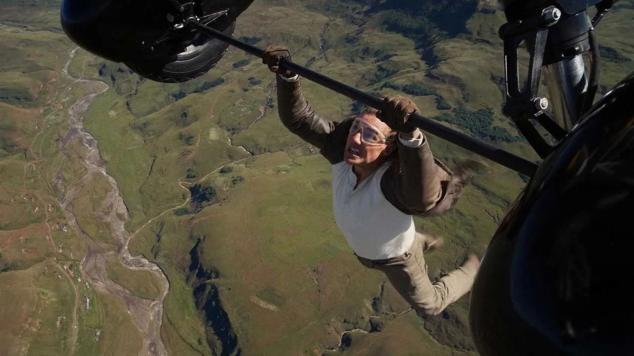 Tom Cruise como Ethan Hunt en Misión: Imposible - Sentencia Final