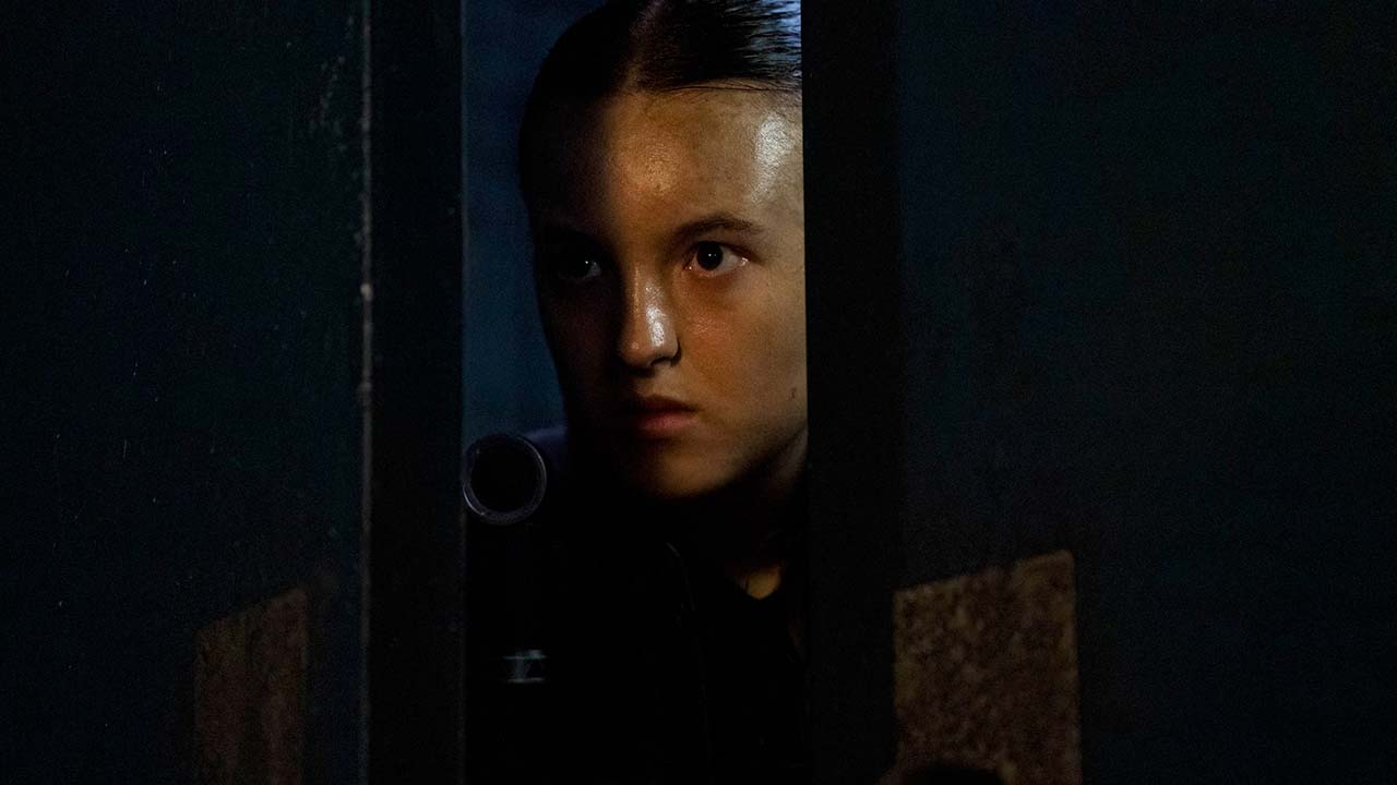 Bella Ramsey como Ellie en el episodio 7 de la temporada 2 de The Last of Us