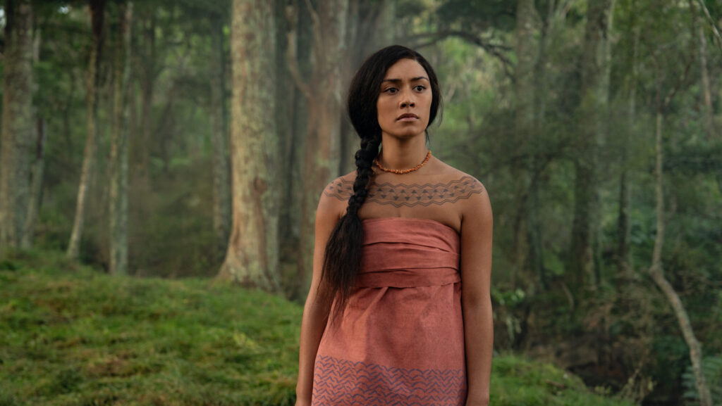 Luciana Buchanan como Ka'ahumanu en el episodio 3 de El gran guerrero
