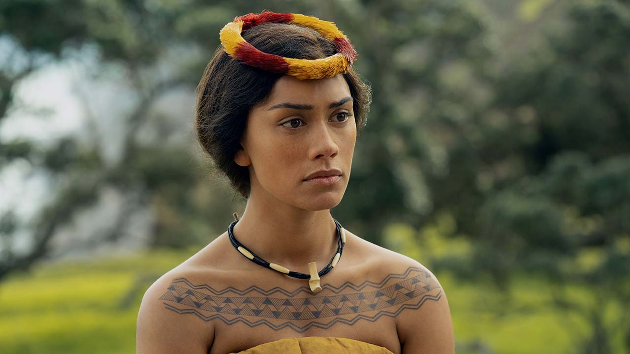 Luciane Buchanan como Ka'ahumanu en El Gran Guerrero