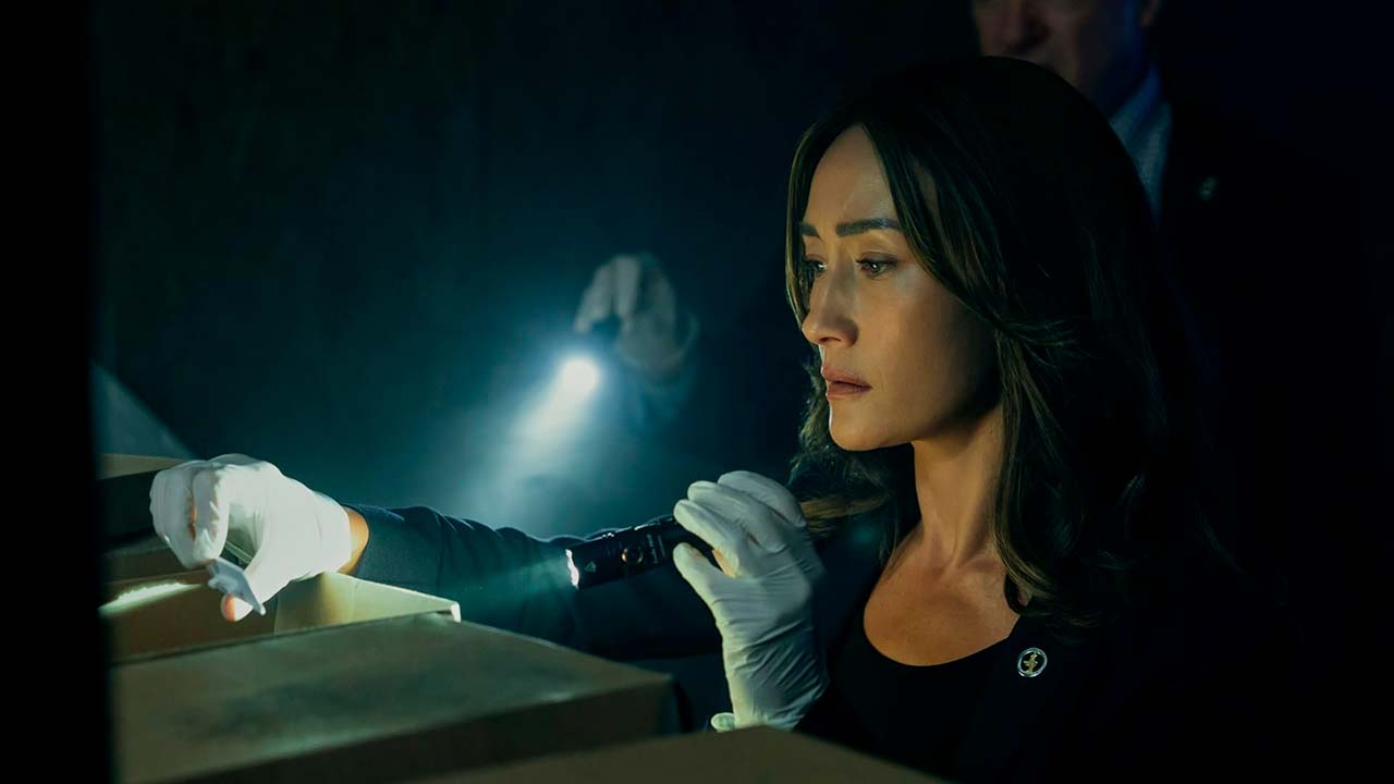 Maggie Q en la temporada 1 de Ballard