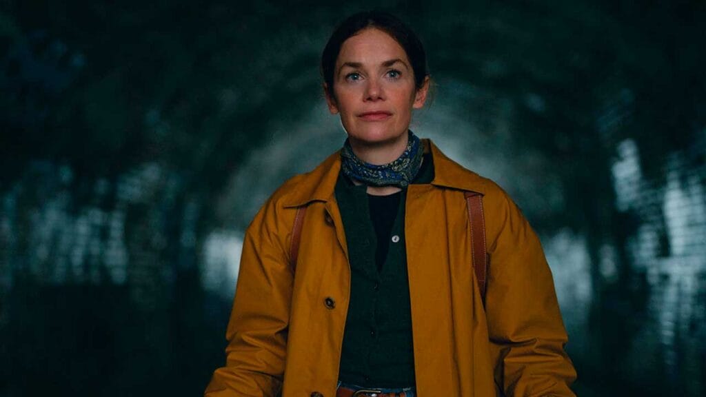 Ruth Wilson como Sarah Trafford en el episodio 1 de El misterio de Cemetary Road