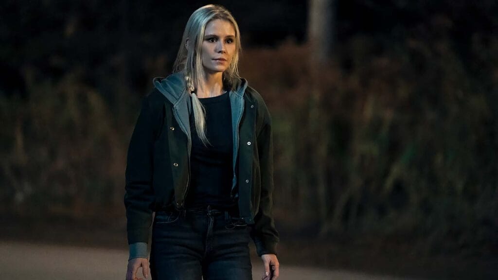 Erin Moriarty como Annie