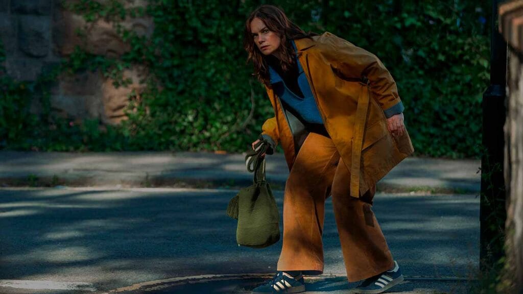 Ruth Wilson como Sarah en El misterio de Cemetery Road