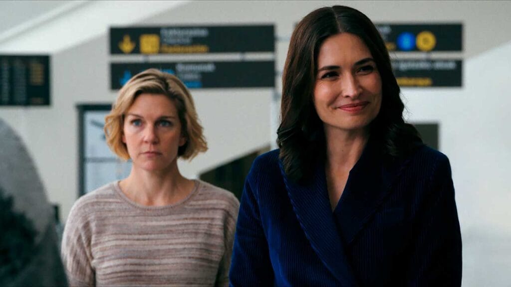 Carol busca respuestas en Pluribus