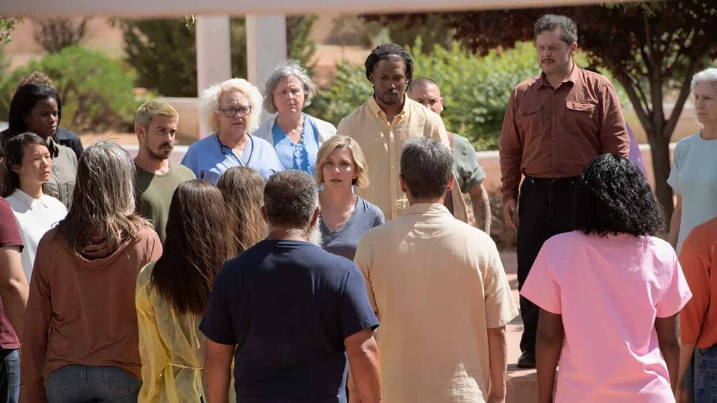 Carol se mete en un lío en el episodio 4 de Pluribus