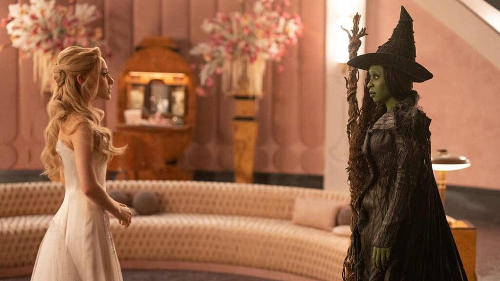 Ariana Grande como Glinda y Cynthia Erivo como Elphaba en Wicked: Parte II