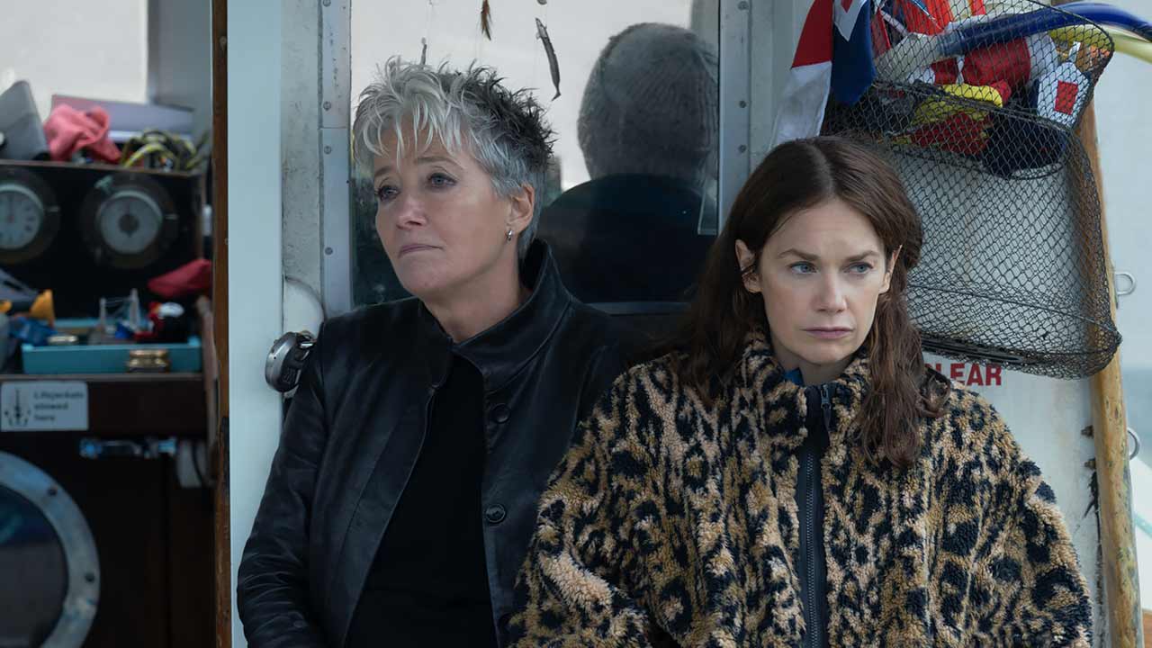 Emma Thompson y Ruth Wilson en El misterio de Cemetery Road