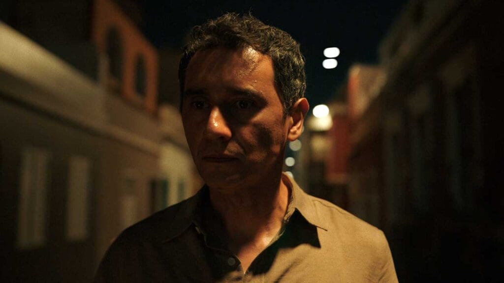 Manousos odia a los otros en Pluribus por un motivo