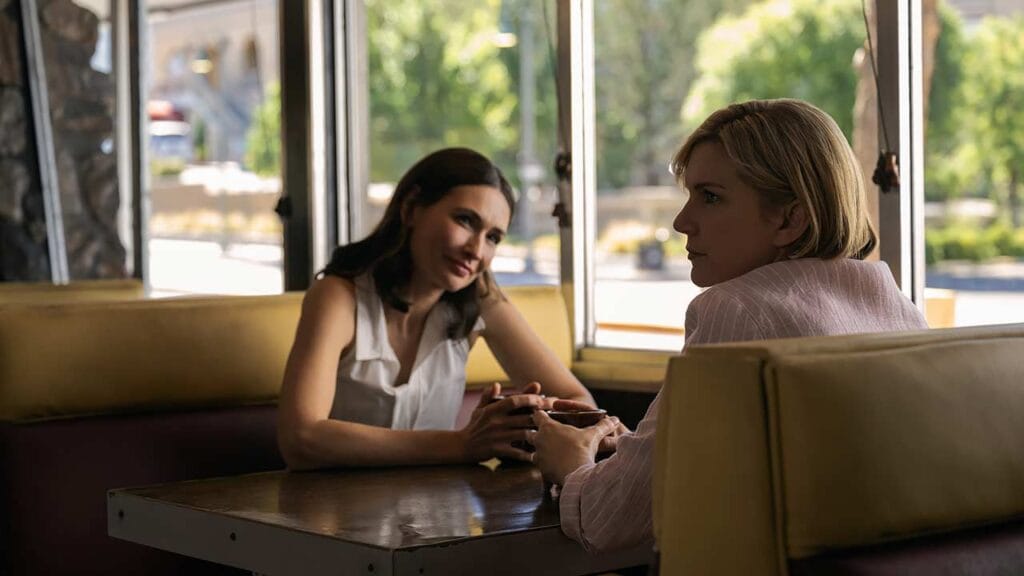 La relación entre Zosia y Carol es explicada por sus actrices.