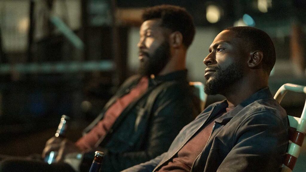 Iaiah Mustafa como Sampson y Aldis Hodge como Alex Cross en la temporada 2 de Cross
