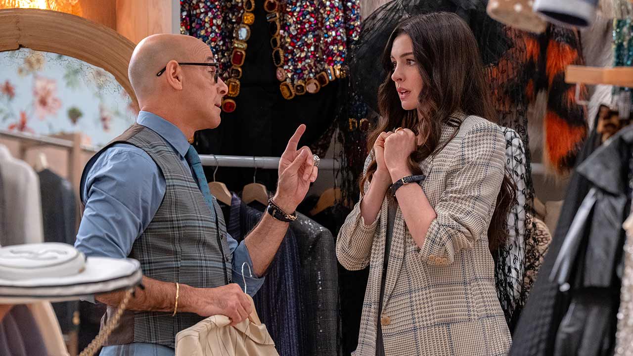 Stanley Tucci y Anne Hathaway en El diablo viste de Prada 2