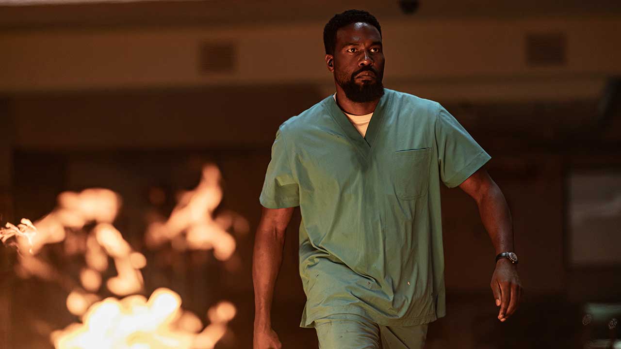 Yahya Abdul-Mateen II como John Creasy en El Fuego de la Venganza