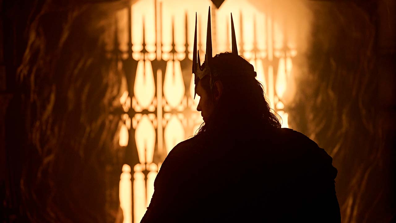 Charlie Vickers como Sauron en la temporada 3 de Los Anillos de Poder
