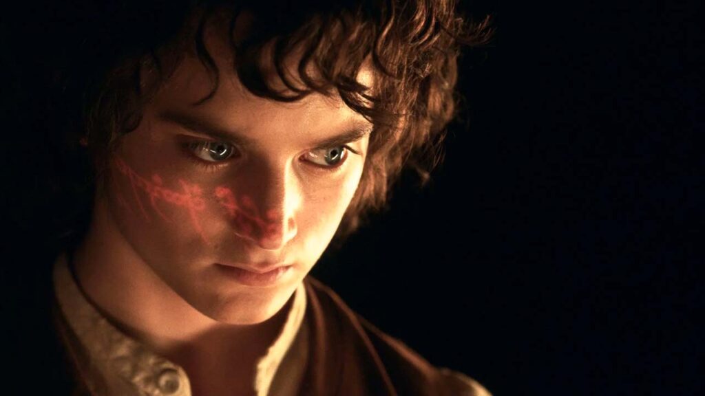 Elijah Wood como Frodo en El Señor de los Anillos: La Comunidad del Anillo