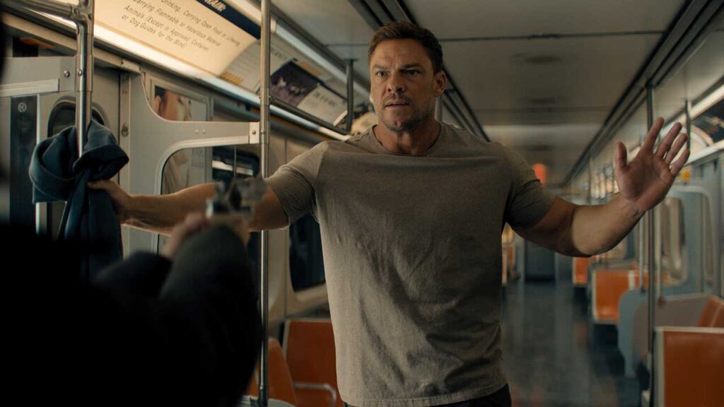 Alan Ritchson como Jack Reacher en la temporada 4 de Reacher