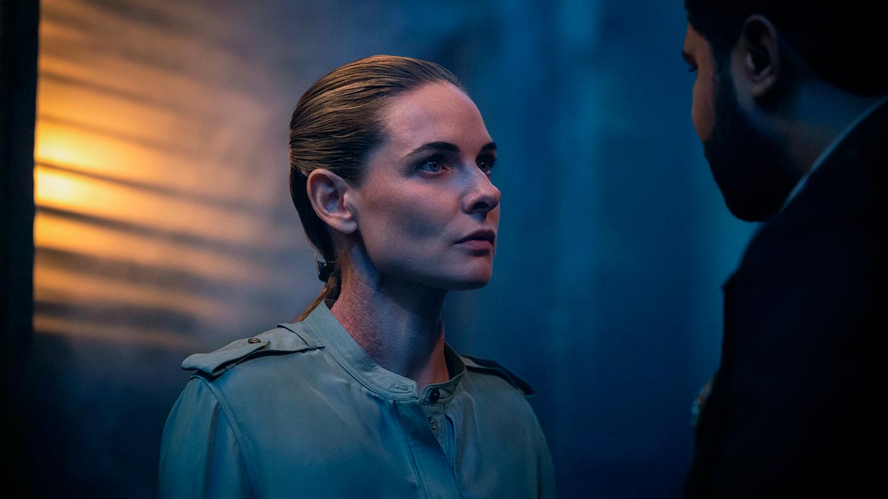 Rebecca Ferguson como Juliette en el episodio 2 de la temporada 3 de Silo