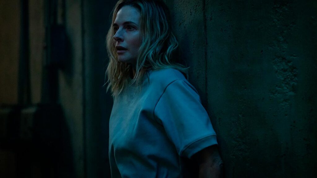 Rebecca Ferguson como Juliette en el episodio 4 de la temporada 3  de Silo