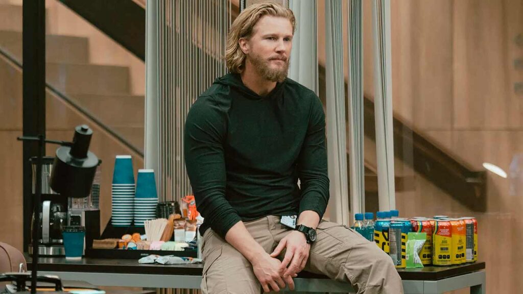 Thad Luckinbill como Kyle en el episodio 3x04 de Lioness