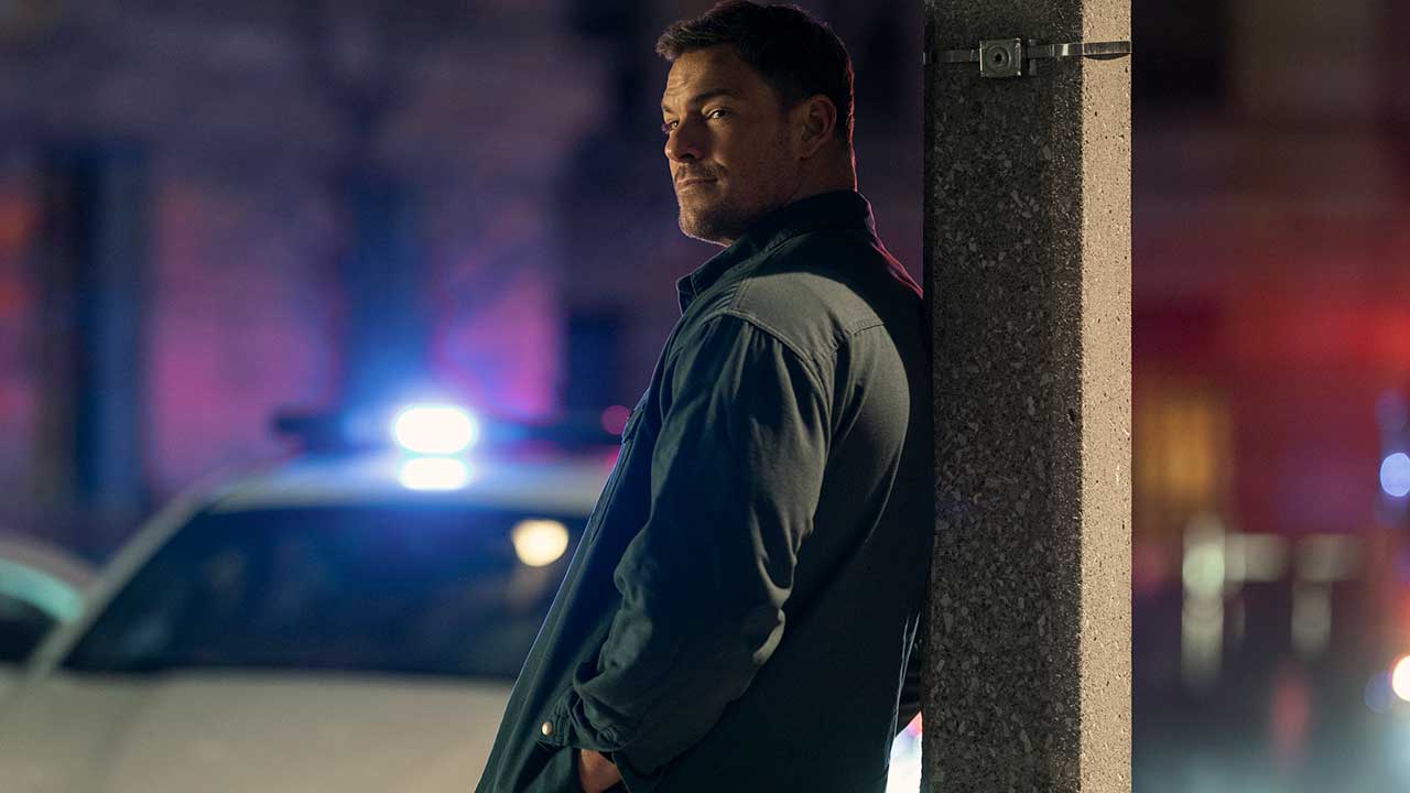 Alan Ritchson como Jack Reacher en la temporada 1 de Neagley