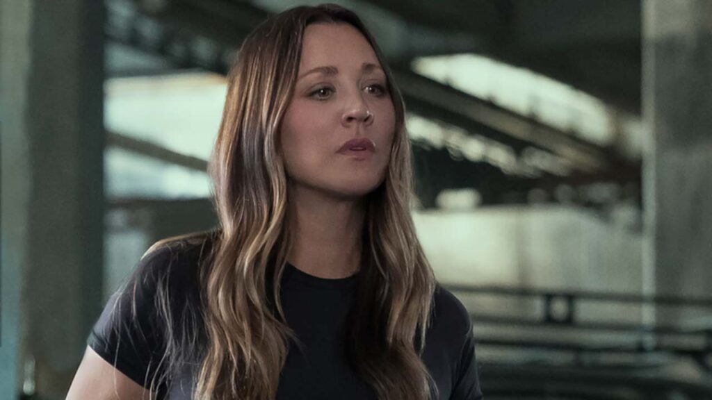 Kaley Cuoco como Penny en Stuart no logra salvar el universo