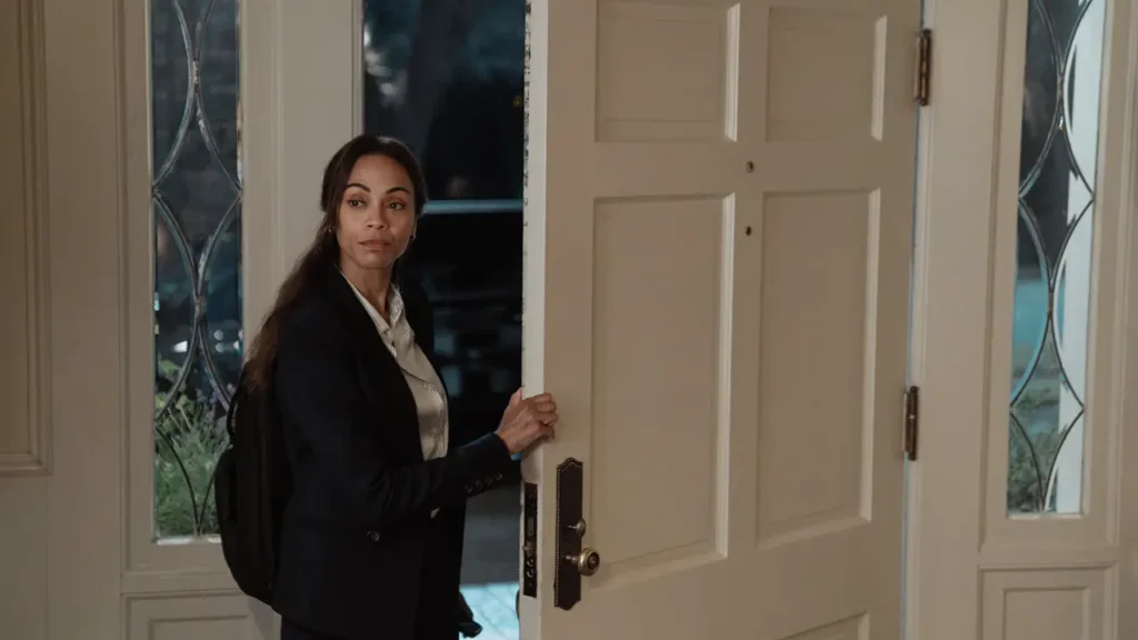 Zoe Saldaña en el episodio 3x05 de Lioness