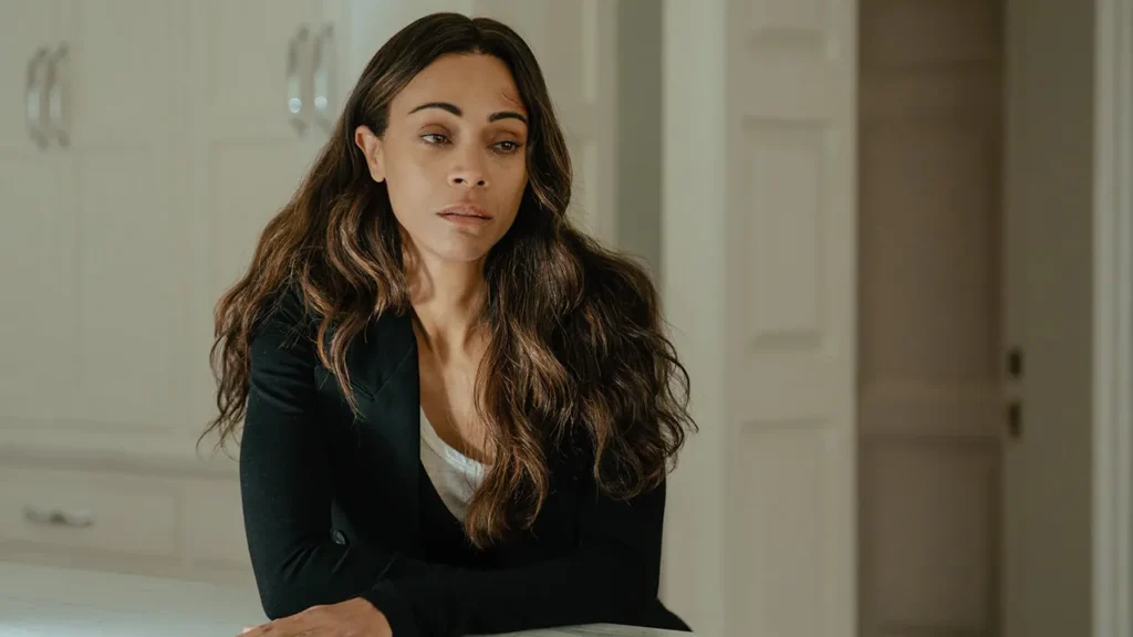 Zoe Saldaña como Joe en el episodio 8 de la temporada 3 de Lioness