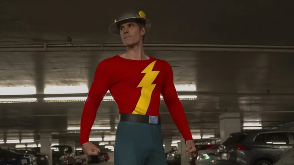 Andy Riding como Flash en Stuart no consigue salvar el universo