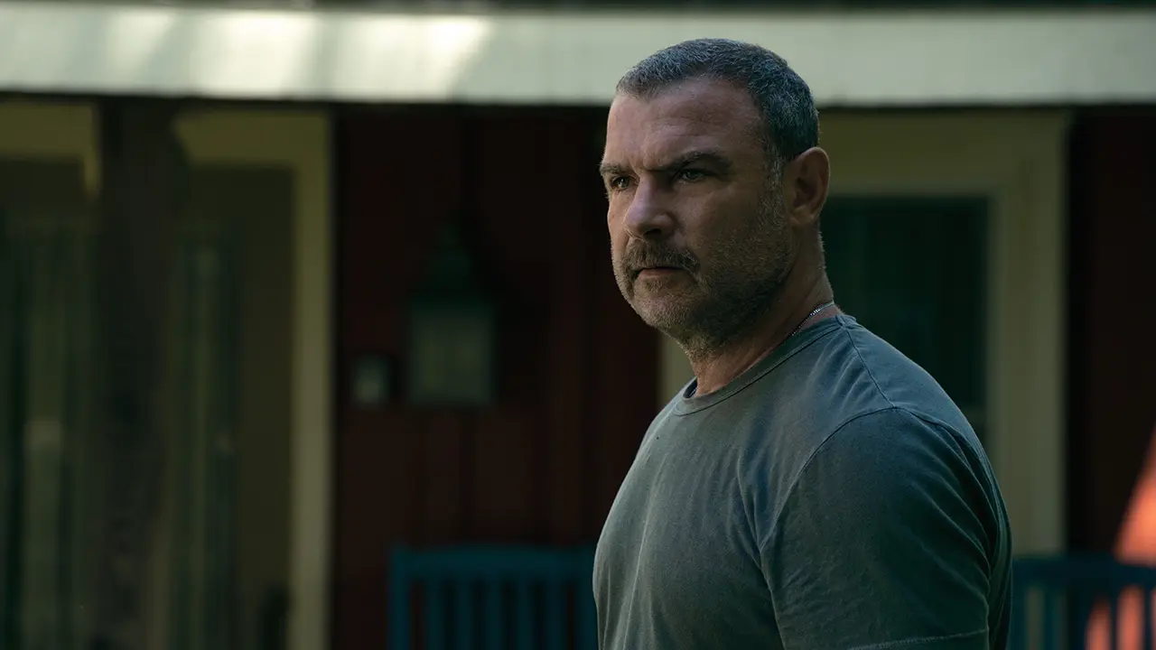 Liev Schreiber en el episodio 1 de Nocturno